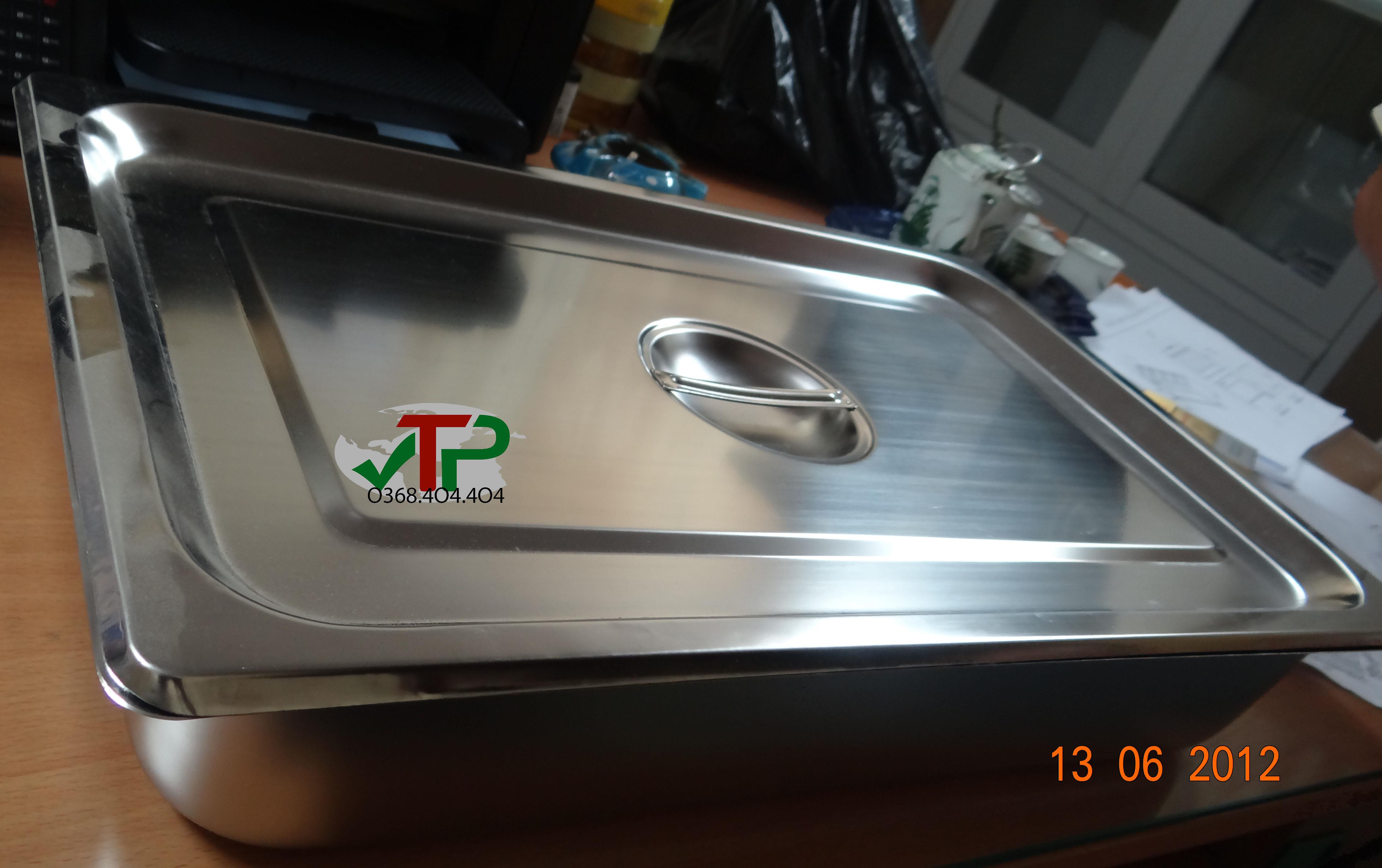Khay đựng thực phẩm có nắp